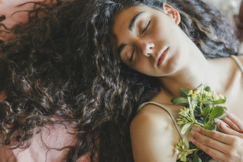 Stimulate Hair Growth Naturally with These 7 Easy-to-Try Methods